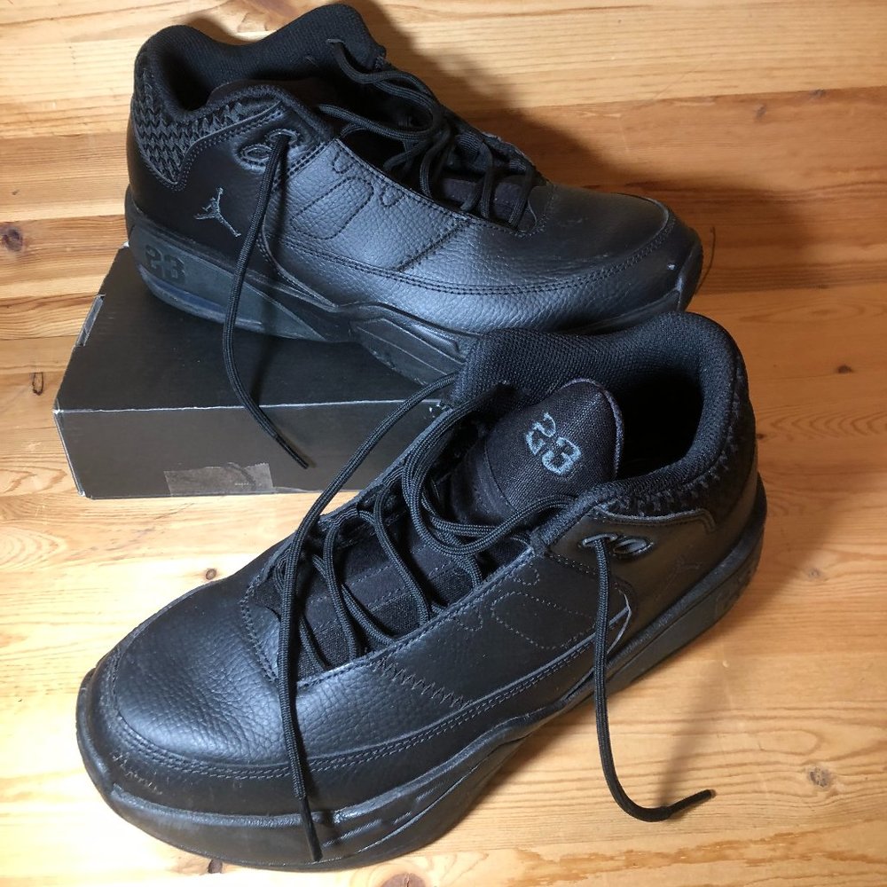 Air Jordans Max Aura 3 GS Black Basketball Shoe Michael Jordans